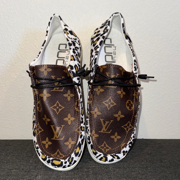 🐆✨Hey Dude Wendy Leopard Monogram Style Slip-Ons – Size 10 – NWOT✨🐆 - Picture 6 of 8